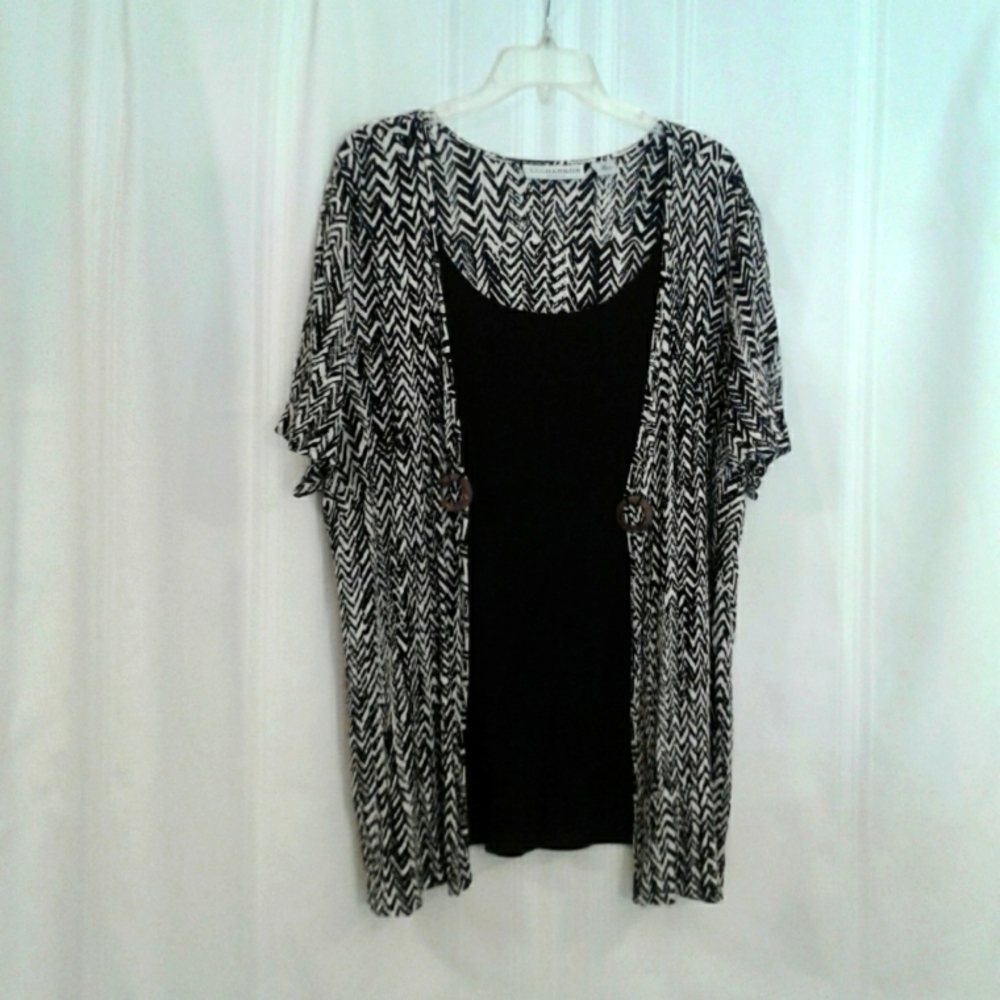 VINTAGE Sag Harbor Black and White Abstract Cardigan Style 2X Vintage USED